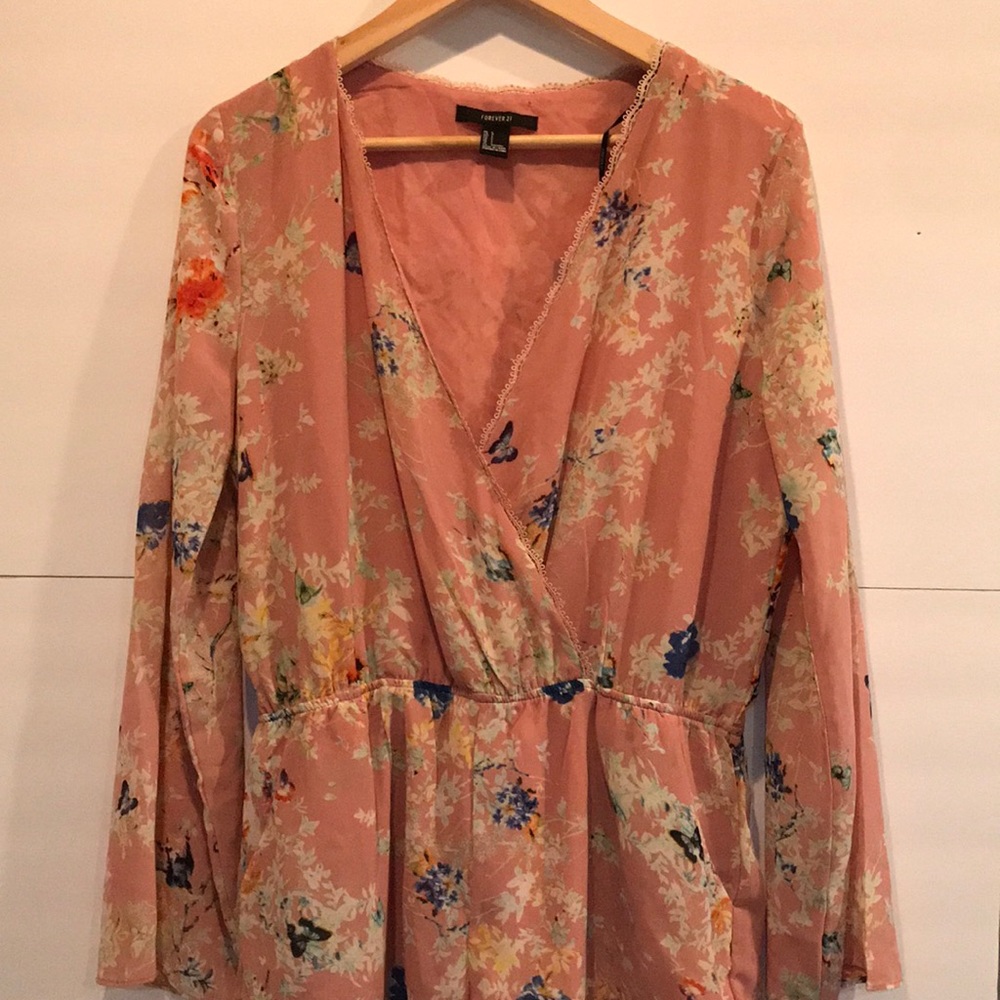 FLORAL ROMPER 😍 - Picture 3 of 8